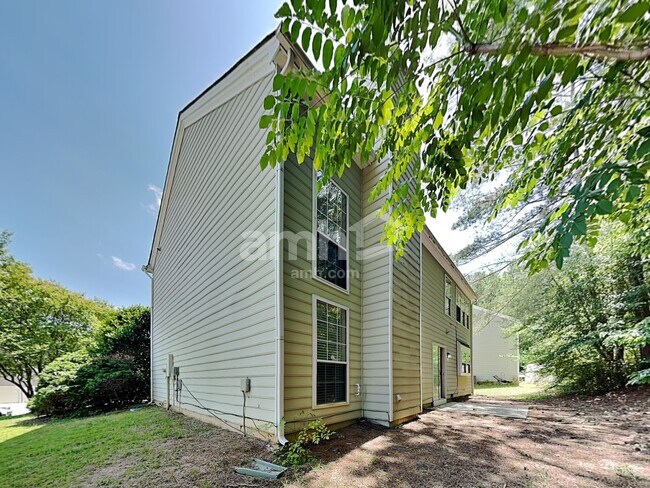 Building Photo - 3800 Oak Park Dr