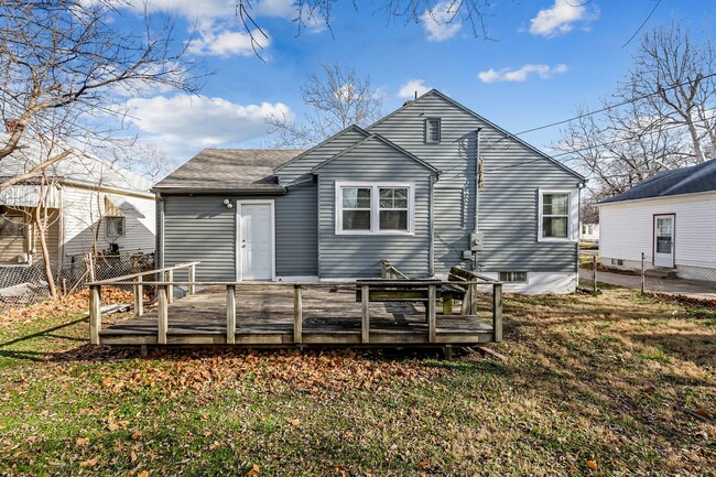 Building Photo - 2 Bed 2 Bath with Basement!