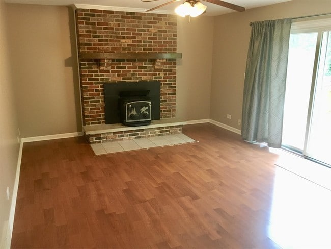 Building Photo - 761 Cynthia Dr