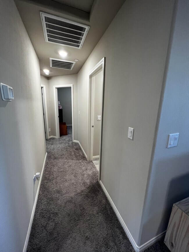 Building Photo - 5204 Sunstone Mesa Dr