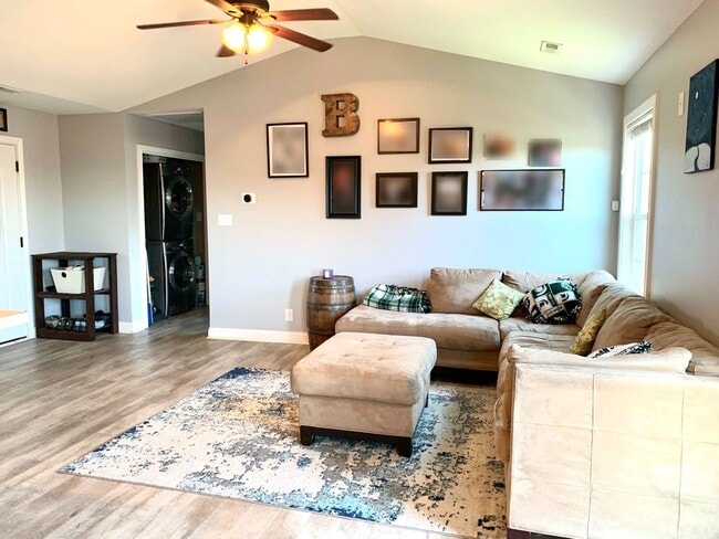 Building Photo - 200 Buckshot Dr