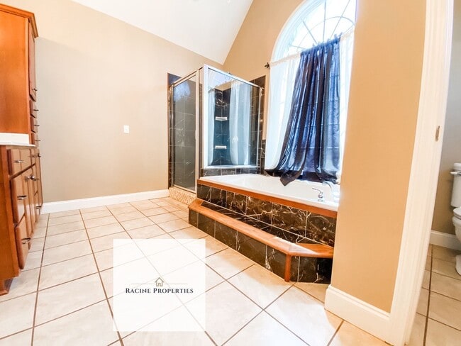 Building Photo - **Your Dream Home Awaits in This Exceptional Cul-de-Sac Retreat**