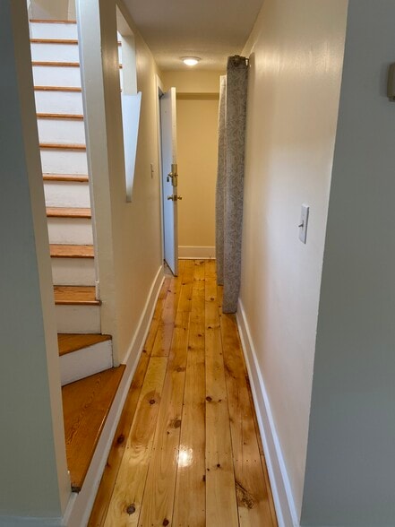 Hallway - 842 State St