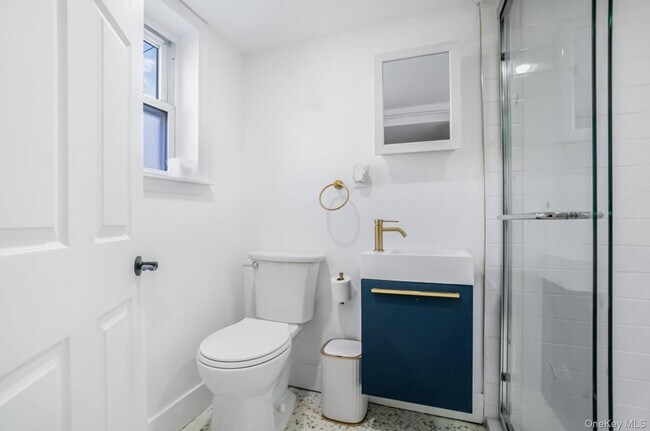 Building Photo - 6-18 Beach 67th St