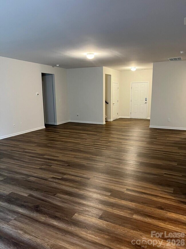 Building Photo - 144 Spring Forest Dr