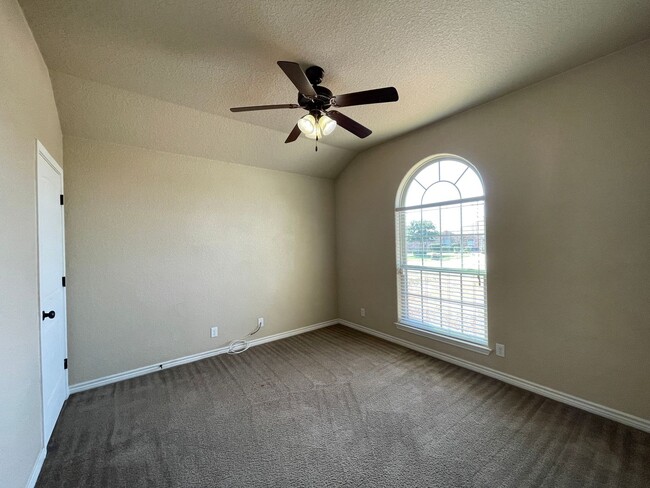 Building Photo - 601 W Little Dipper Dr