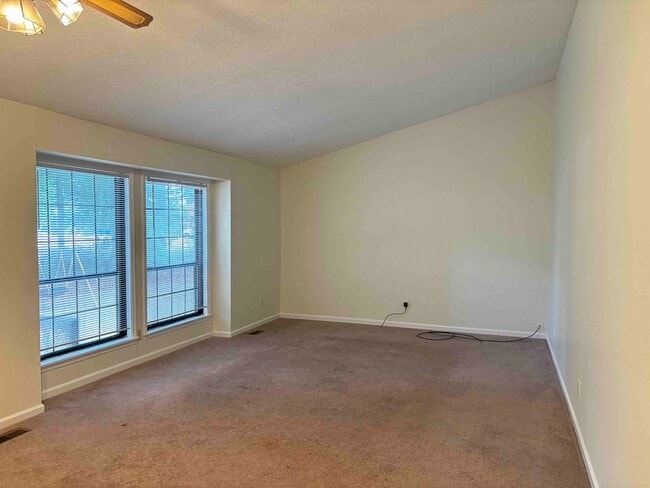 Building Photo - Beautiful Single Family Home Located Near ...