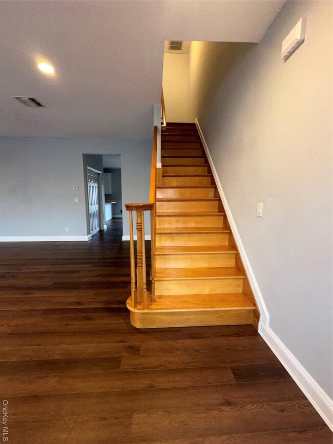 Building Photo - 7803 Shore Rd