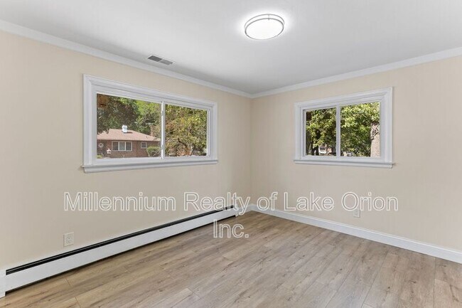 Building Photo - 24034 Meadowlark St