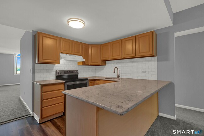 Building Photo - 1128 Windward Rd