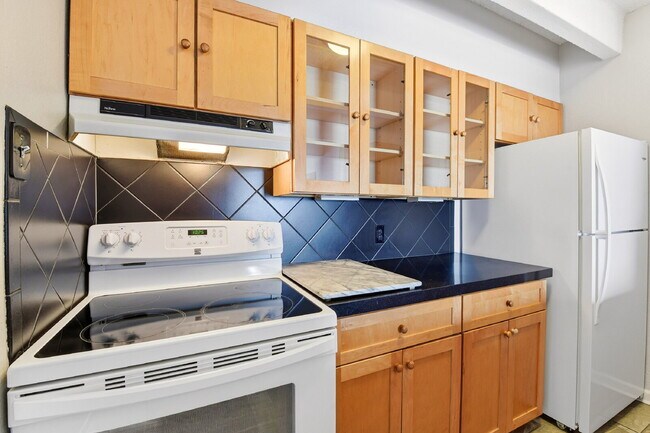 Building Photo - $2,240.95 - 2 Bed, 2 Bath Condo in Denver with Central AC!