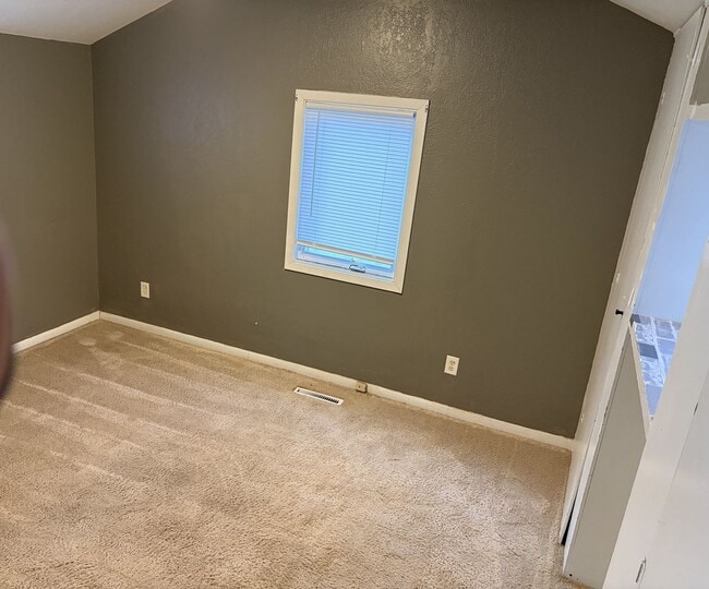 Building Photo - 1 Bedroom, 1 Bath House