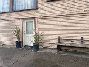 Building Photo - 12-781-02