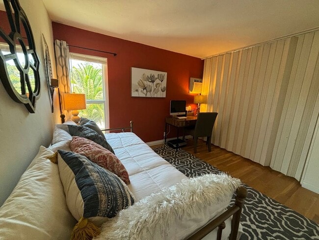 Building Photo - Fully Furnished 2 Bed / 1 Bath Condo Near Downtown La Mesa