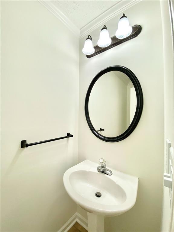 Building Photo - 640 Suwanee Lakes Cir NW