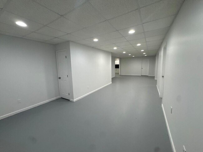 Building Photo - 1925 Heatherton Rd