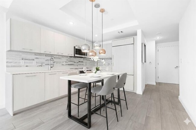 Building Photo - 55 SW 9th St