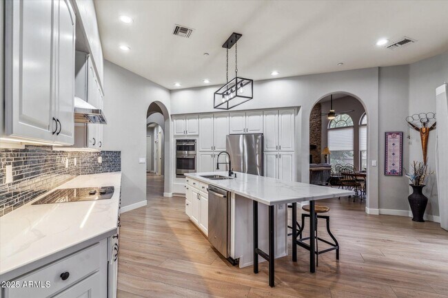 Building Photo - 10695 E Caribbean Ln