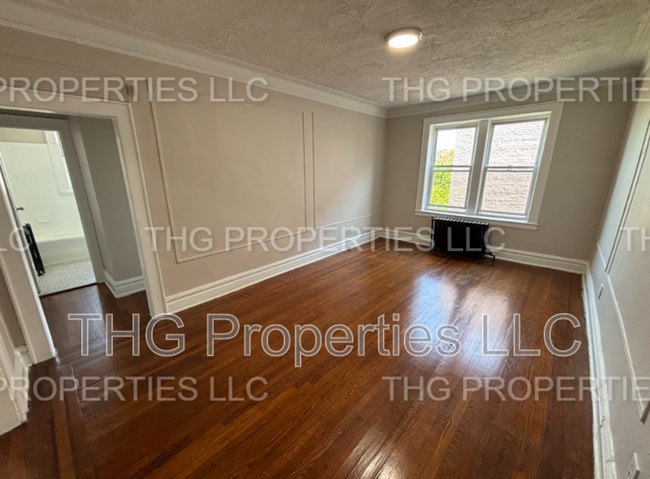 Building Photo - 671 Lincoln Ave