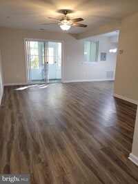 Building Photo - 411 N Stiles Ave