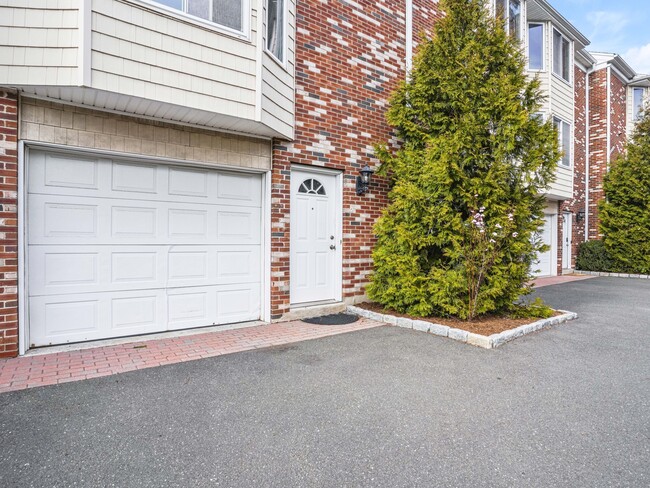 Building Photo - 1611 Washington Blvd