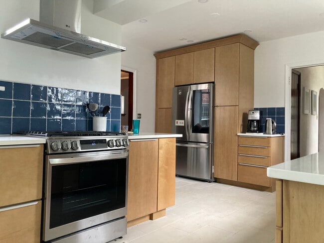 Building Photo - 4315 Argyle Ter NW