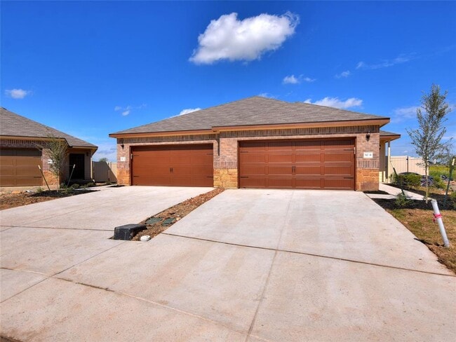 Building Photo - 517 Jack Rabbit Ln