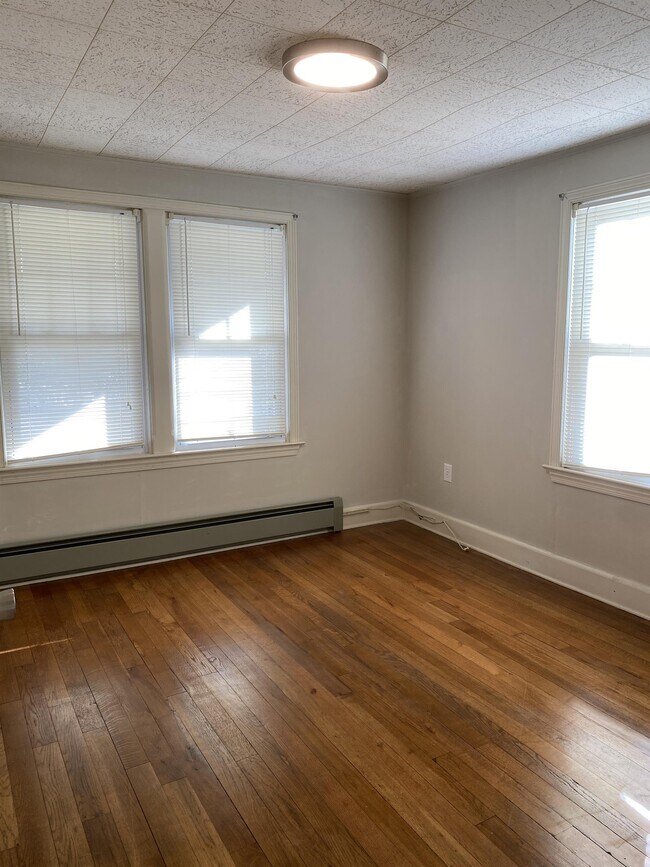 Building Photo - 3304 Clayborne Ave