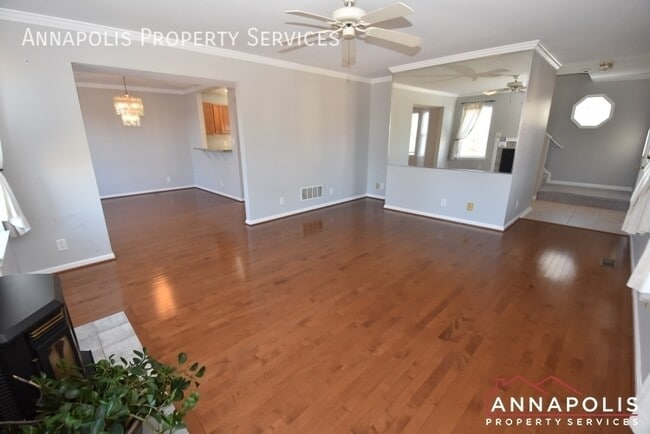 Building Photo - 1363 Washington Dr