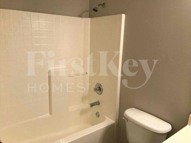 Building Photo - 1088 Fairbank Ln