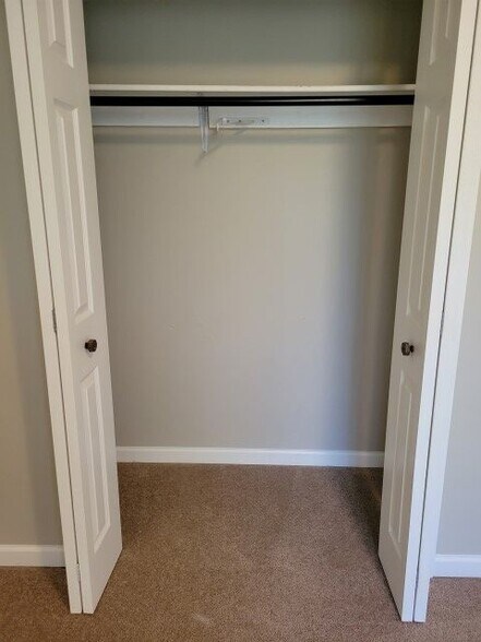 Building Photo - 1915 N Blackfoot Dr