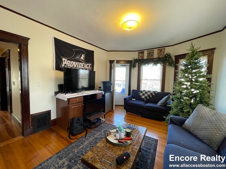 Primary Photo - 56 Hobson St