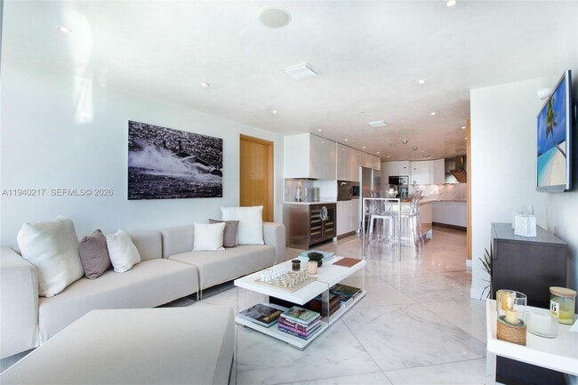 Building Photo - 1643 Brickell Ave