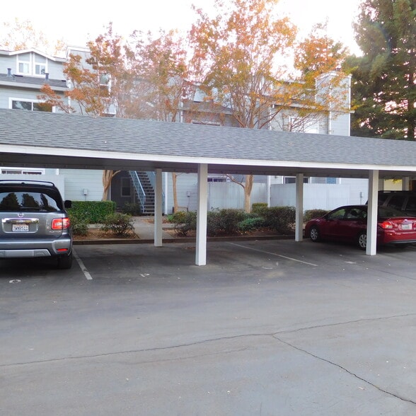 Building Photo - 1850 Blossom Ave