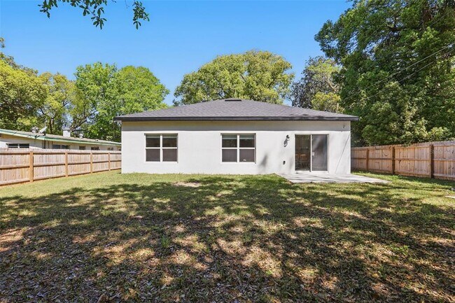 Building Photo - 851 W 24th Pl