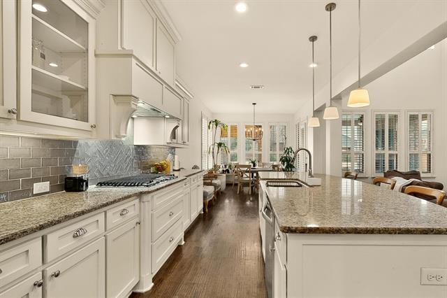 Building Photo - 1107 Devonshire Drive South