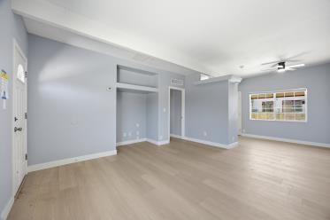 Building Photo - 3-Bed Duplex! Perfectly situated near shopping, dining, and everyday essentials– Spacious 1000 Sq...