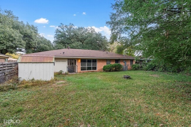 Building Photo - 2940 W Cavett Dr