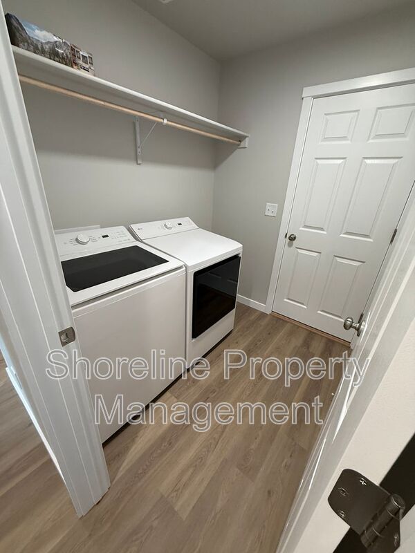 Building Photo - 1870 W Unforgettable St