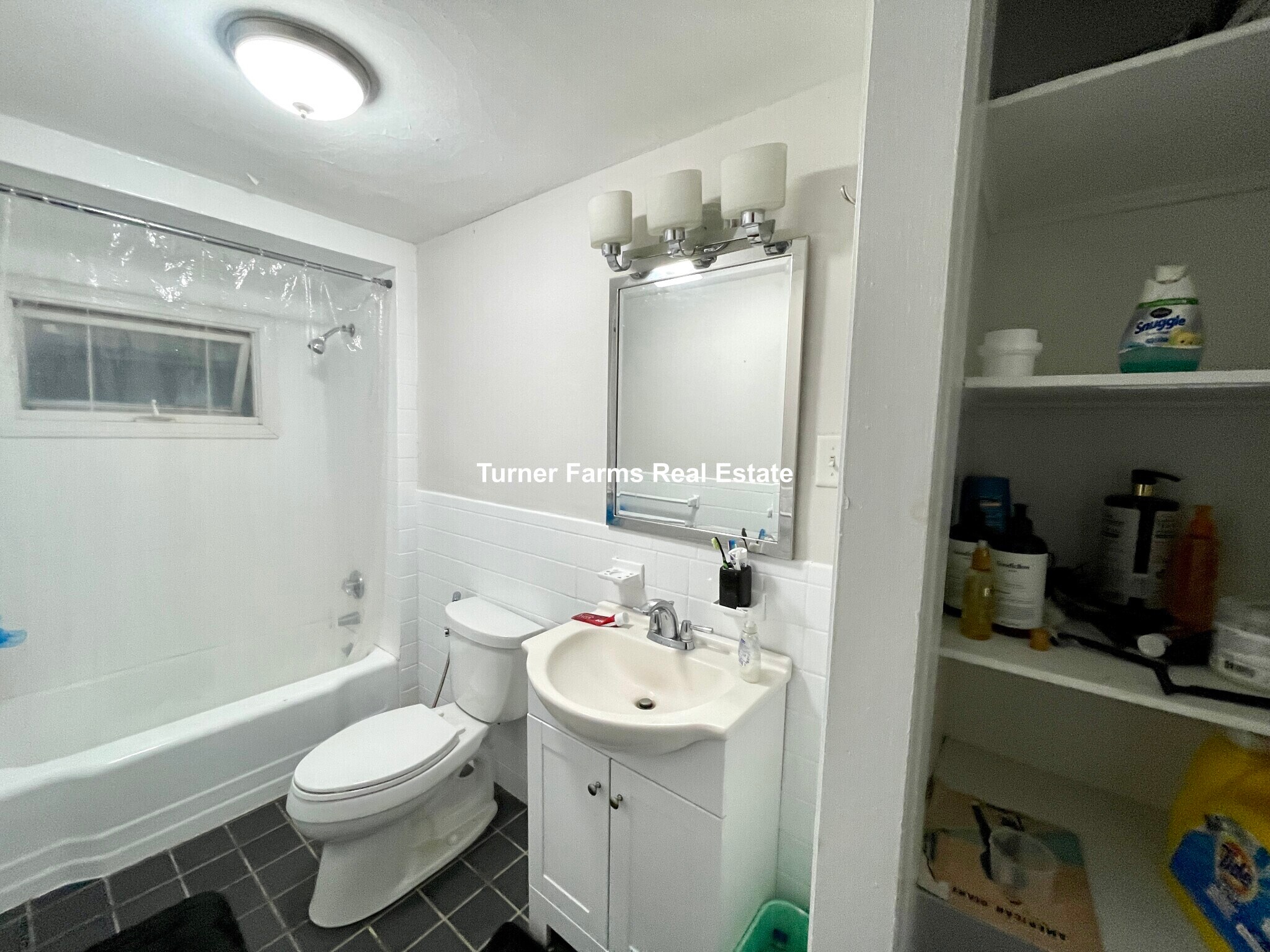 Building Photo - 40 Cedar St