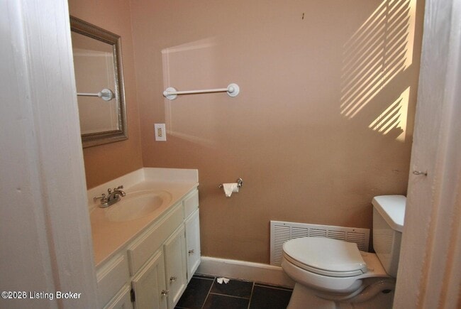 Building Photo - 1328 Highland Ave