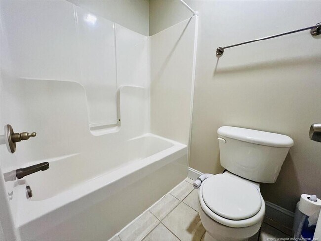 Building Photo - 96 Lamplighter Way