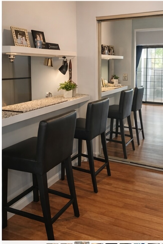 Building Photo - 1637 Carriage House Terrace