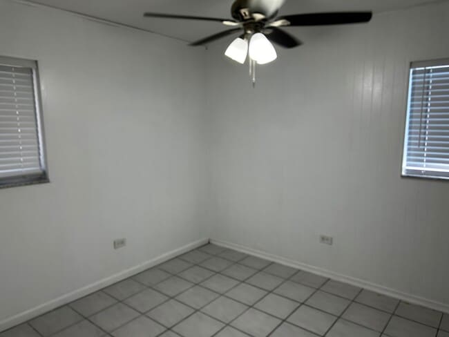 Building Photo - 10822-10822 2 Ave