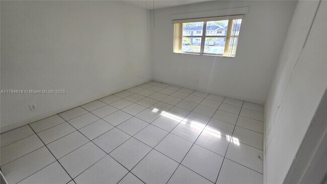Building Photo - 7801 S Colony Cir