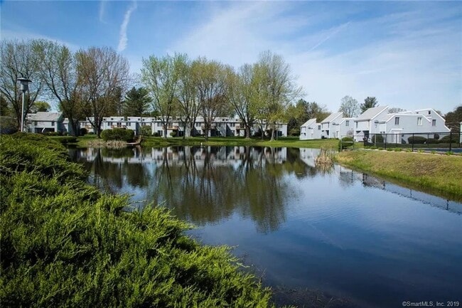 Building Photo - 31 Cinnamon Spring