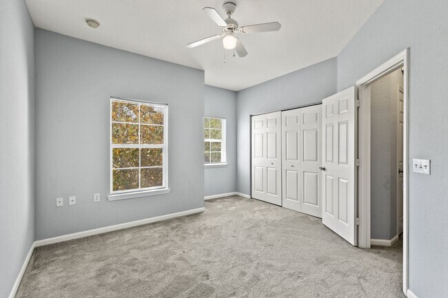 Building Photo - Charming Magnolia Place Townhome
