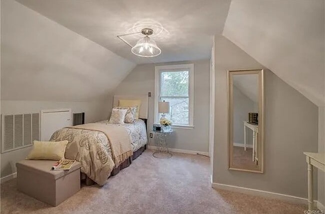 Building Photo - Cozy West Lake Hills Home