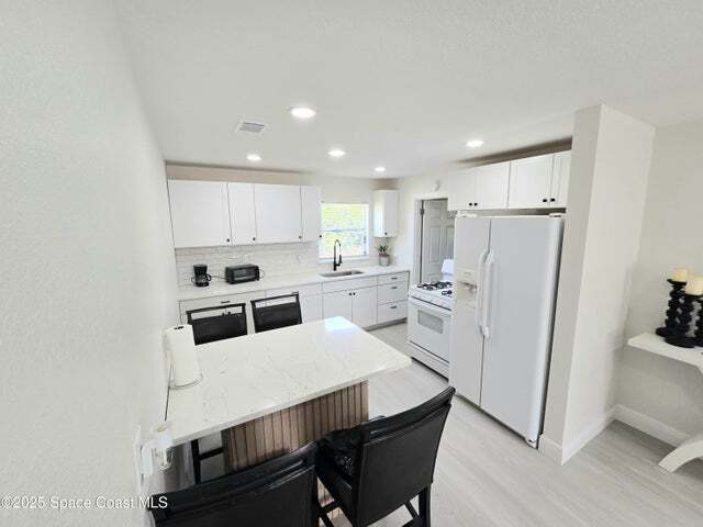 Building Photo - 3818 Kennedy Cir