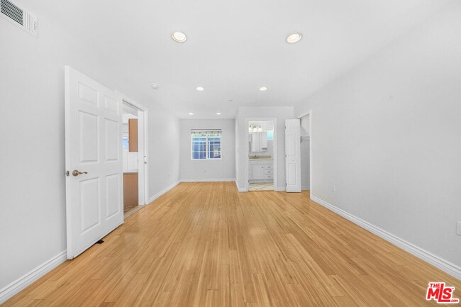 Building Photo - 741 N Las Palmas Ave